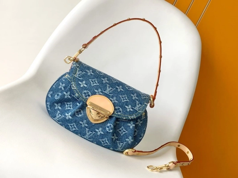 Comfortable LX Top Handle Bags 8476