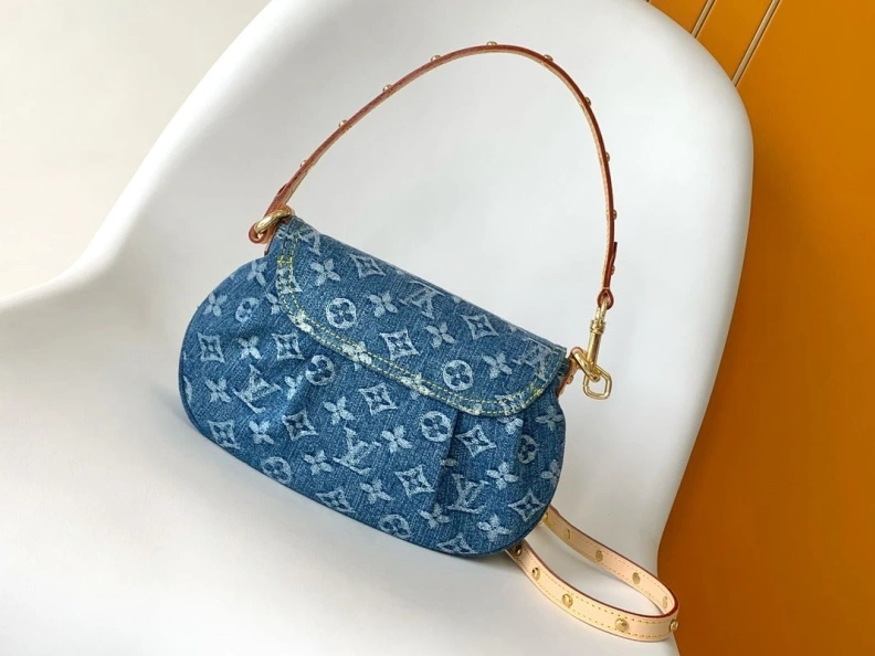 Comfortable LX Top Handle Bags 8476