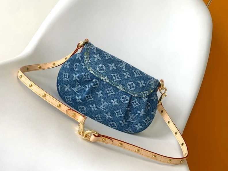 Comfortable LX Top Handle Bags 8476