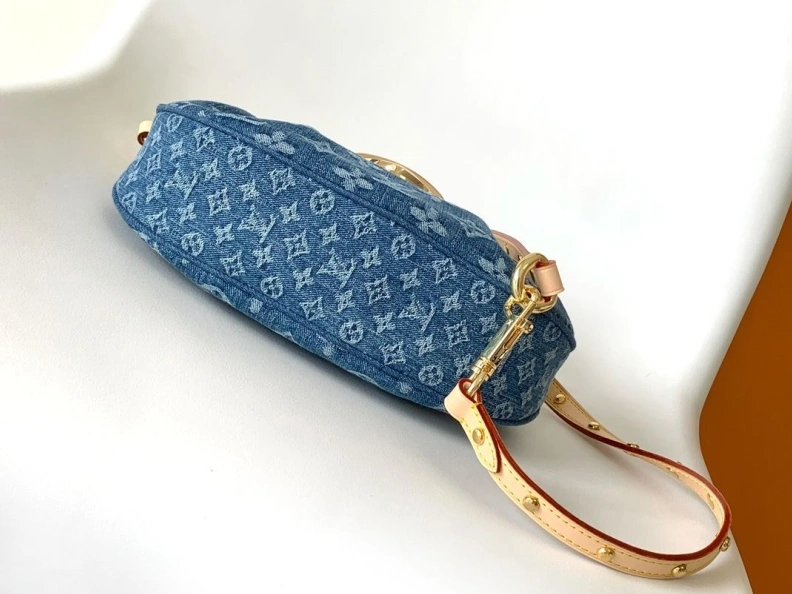 Comfortable LX Top Handle Bags 8476