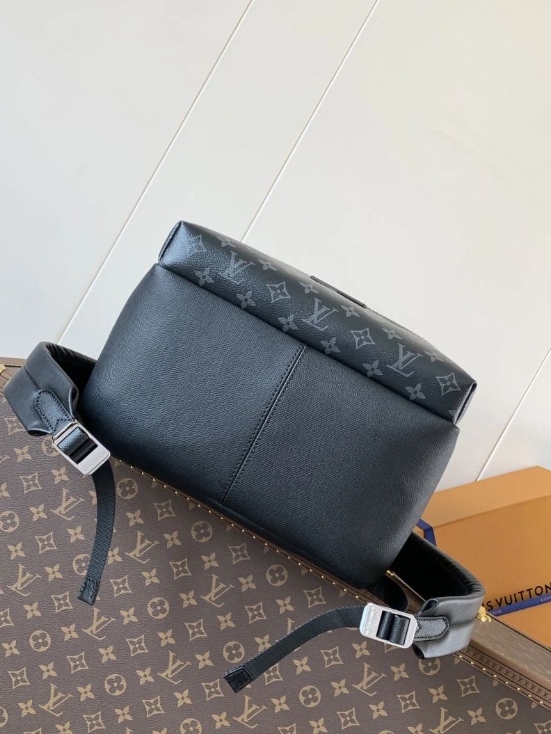 Trendsetting LX Backpacks 9656