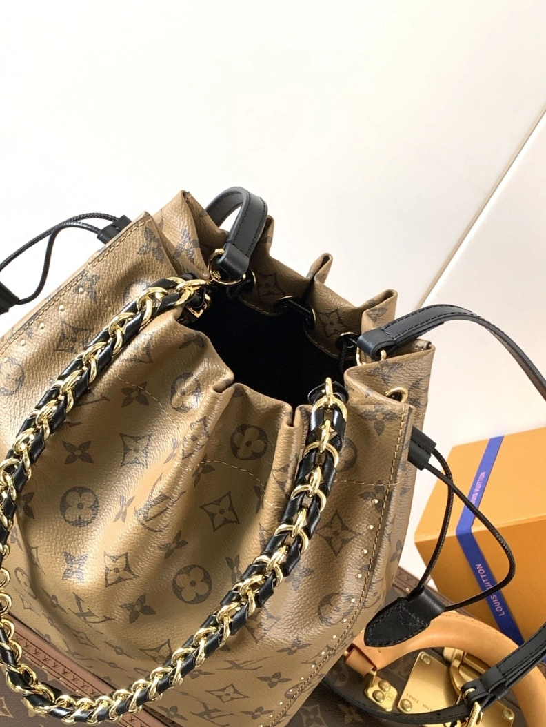 Sophisticated LX Bucket Bags 9457