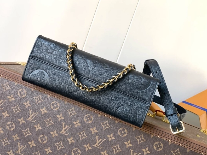Trendsetting LX Top Handle Bags 8483