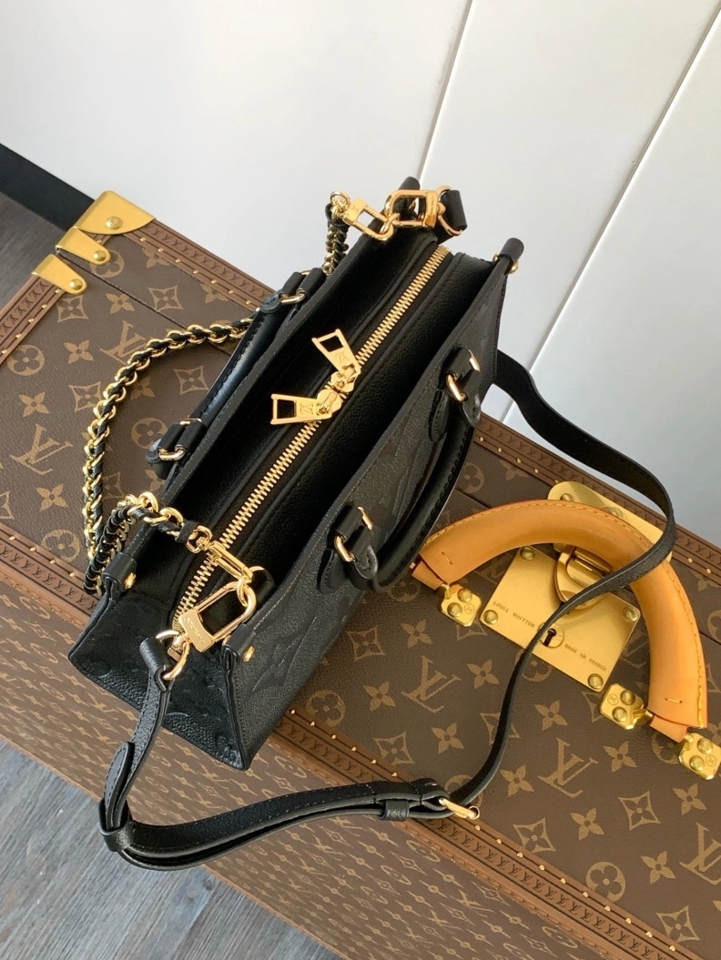 Trendsetting LX Top Handle Bags 8483