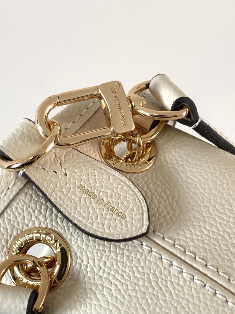 Sleek LX Bucket Bags 9430
