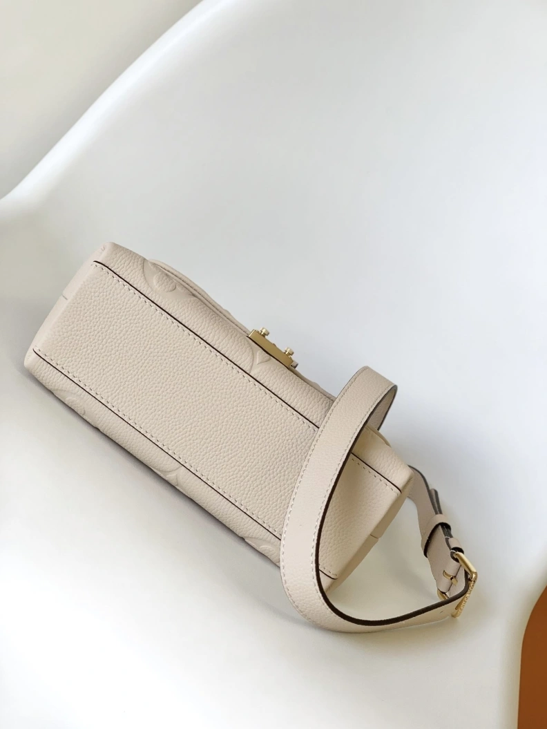 LX Top Handle Bags Bright 8460