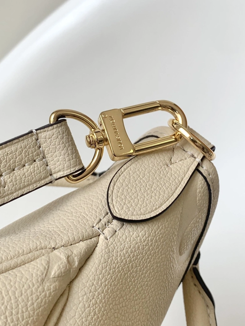 LX Top Handle Bags EyeCatching 8470