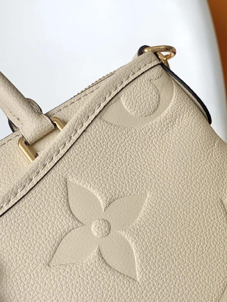 LX Top Handle Bags EyeCatching 8470