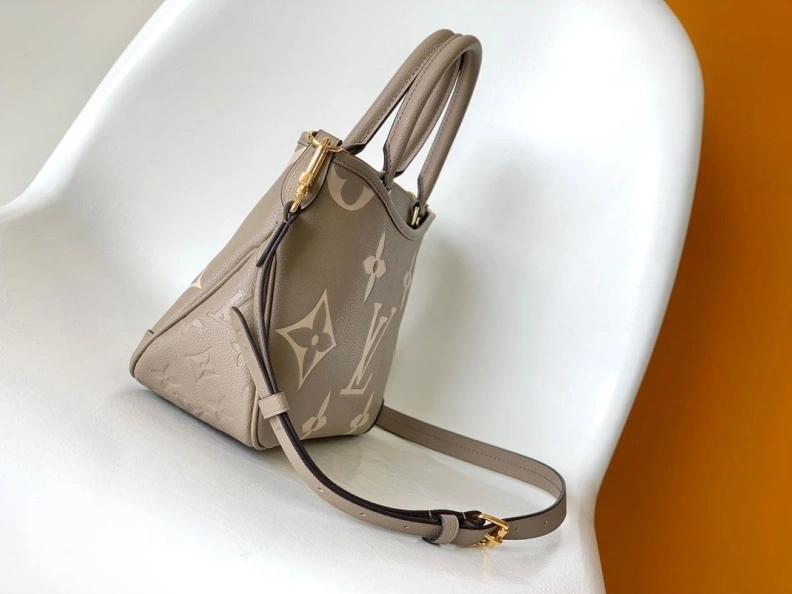 Comfortable LX Top Handle Bags 8451