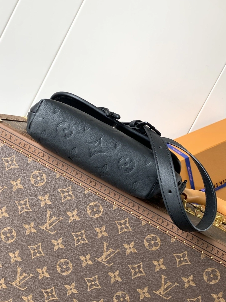 LX Satchel bags Fashionable 9081