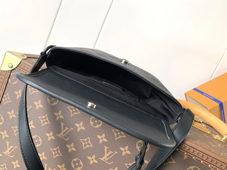 LX Satchel bags Fashionable 9081