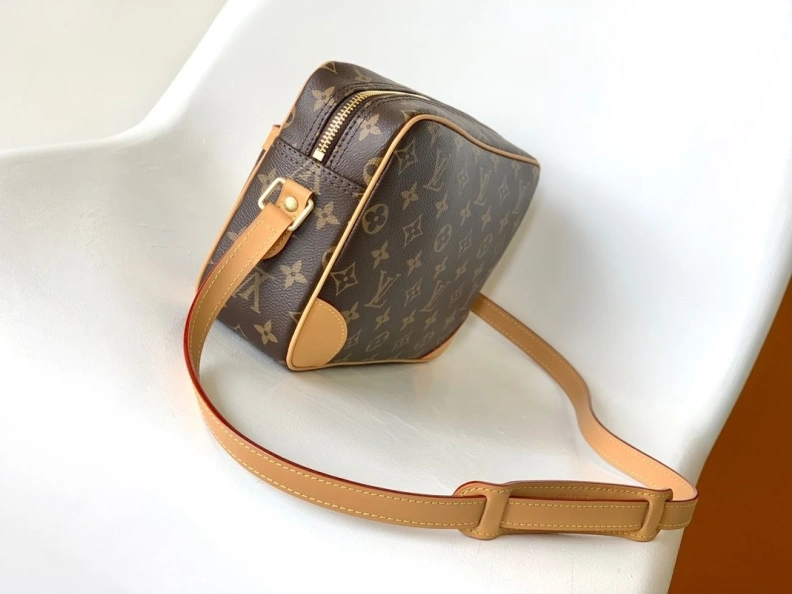 Efficient LX Satchel bags 9070