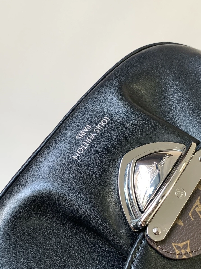 LX Satchel bags Bold 9069
