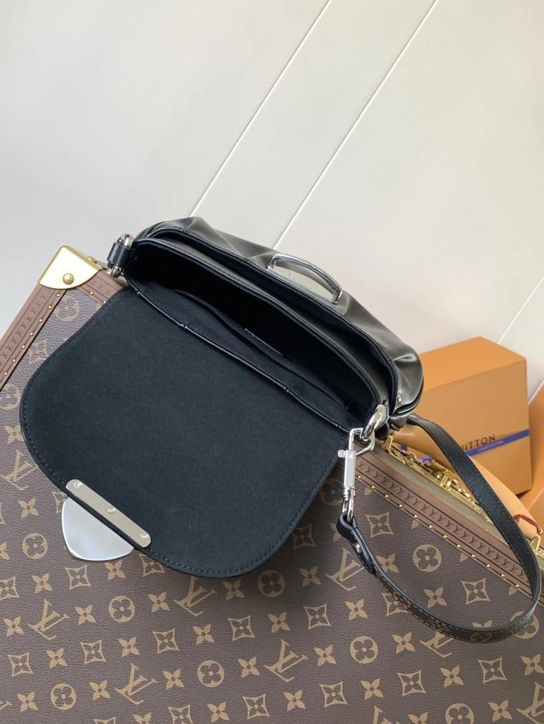LX Satchel bags Bold 9069