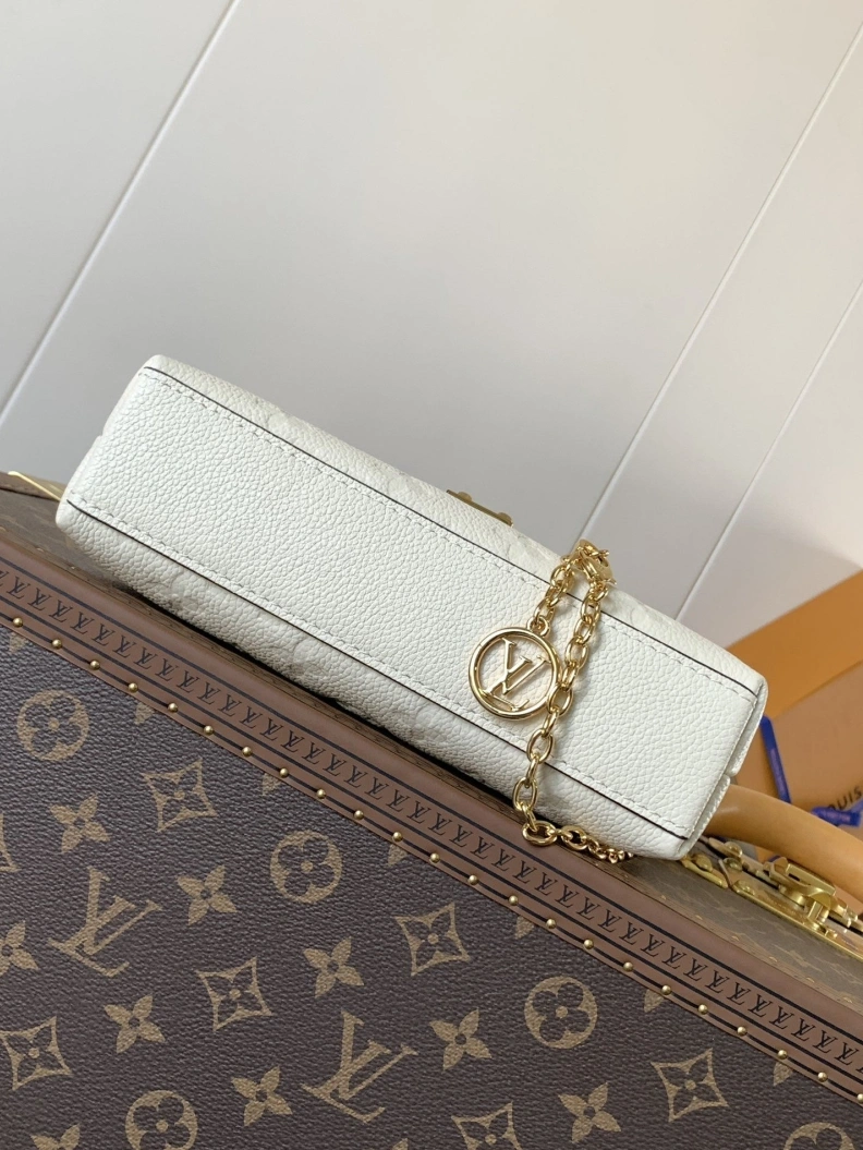 Soft LX Top Handle Bags 8430