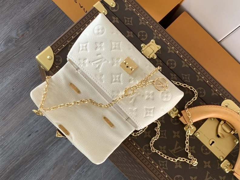 Soft LX Top Handle Bags 8430