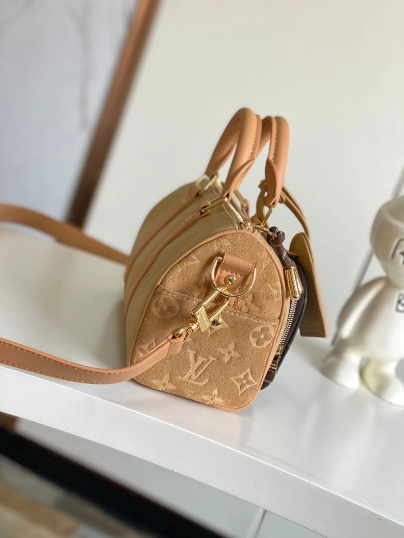 Elegant LX Travel Bags 8140