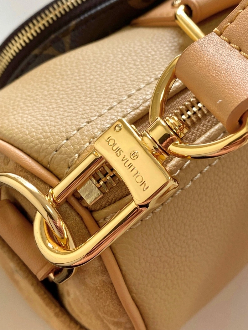 Elegant LX Travel Bags 8140
