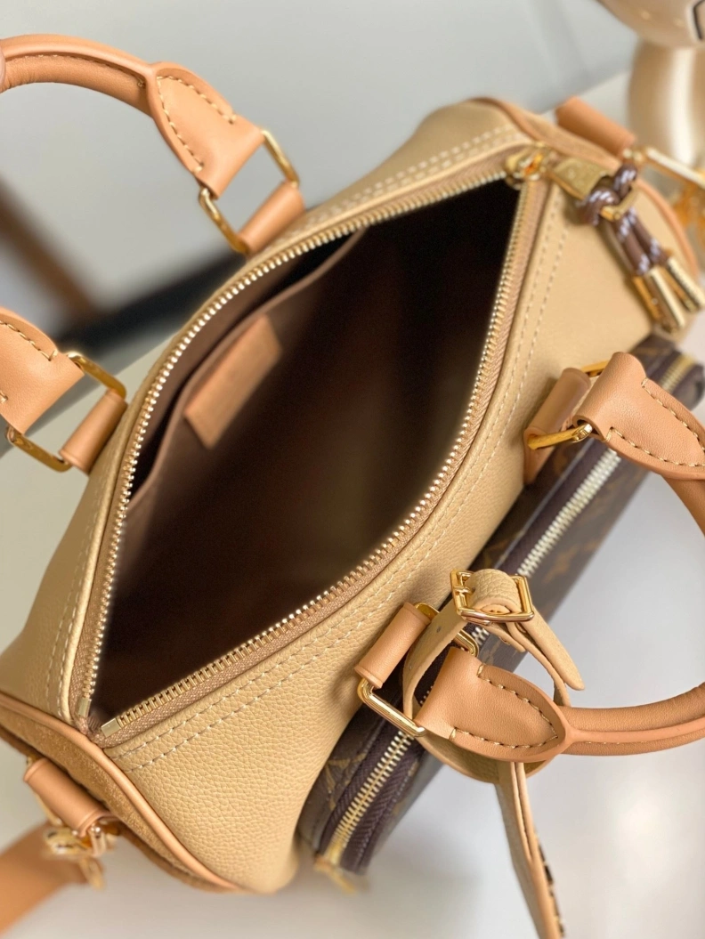 Elegant LX Travel Bags 8140