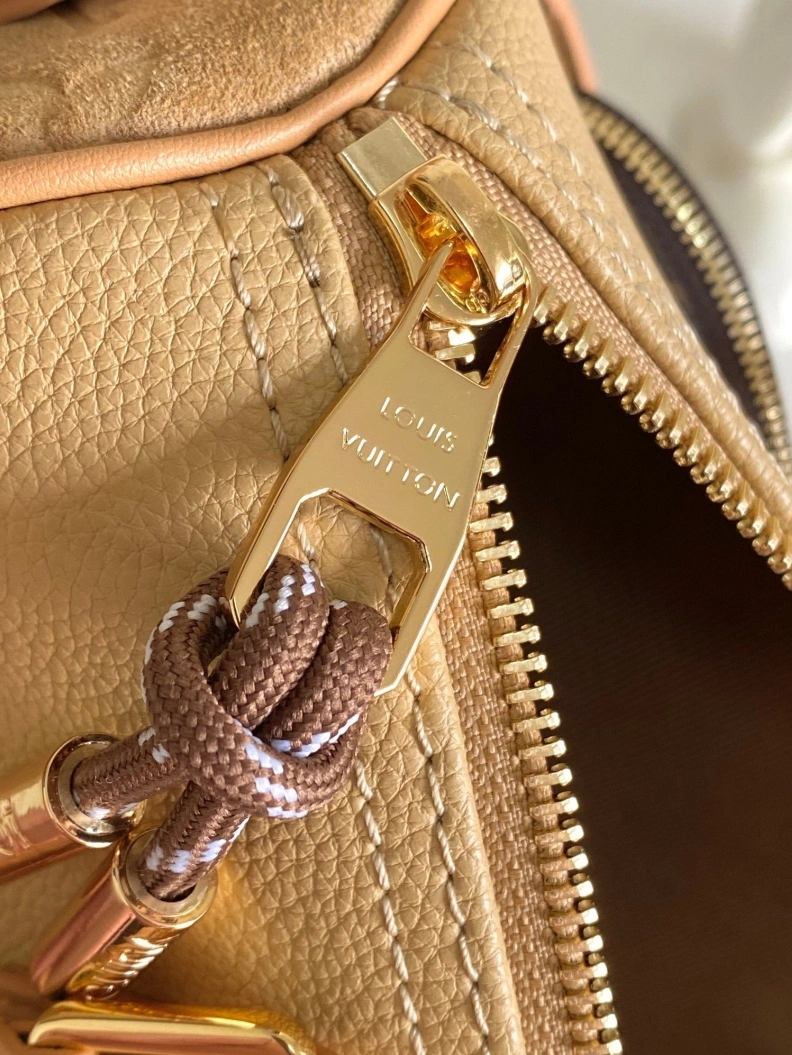 Elegant LX Travel Bags 8140