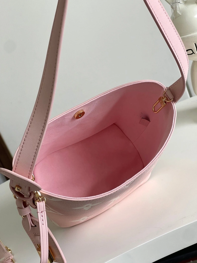 Trendsetting LX Satchel bags 9046