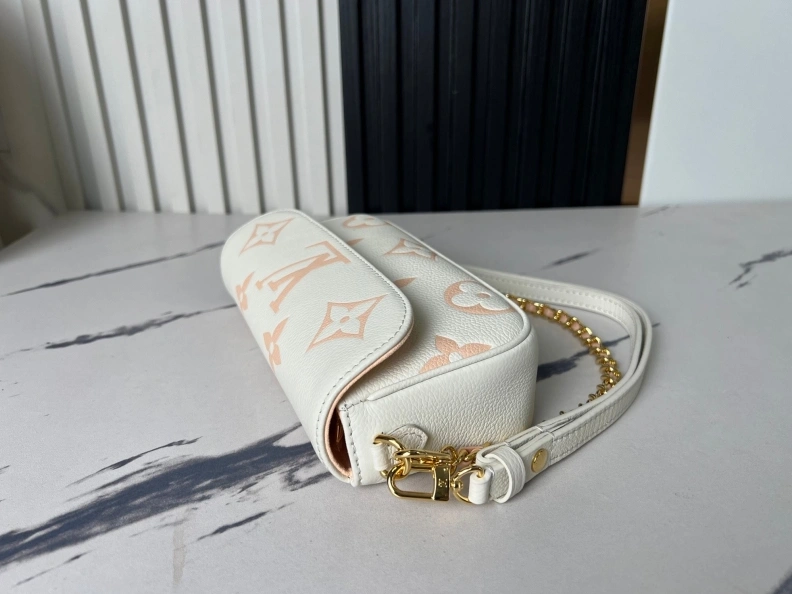 Durable LX Satchel bags 8995