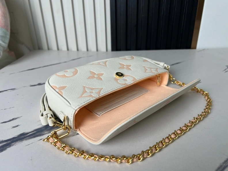 Durable LX Satchel bags 8995