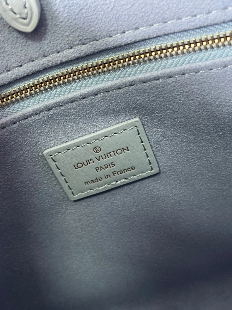 Resilient LX Shopping Bags 8746