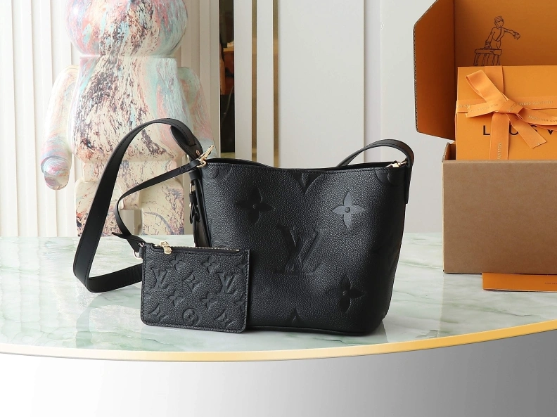 Resilient LX Shopping Bags 8730