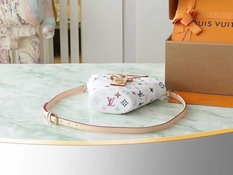 Resilient LX Bucket Bags 9409