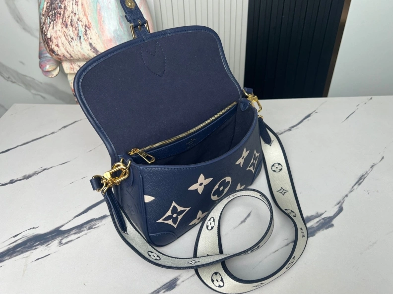 Stylish LX Satchel bags 9026