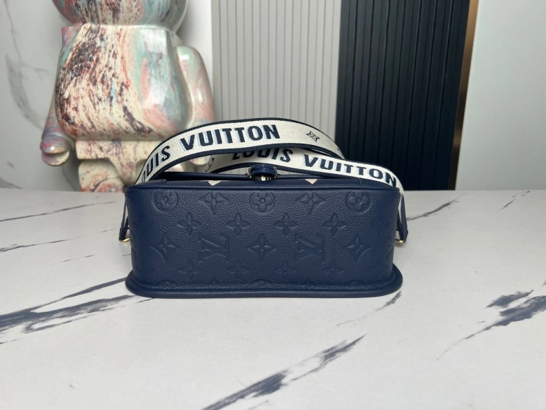 Stylish LX Satchel bags 9026