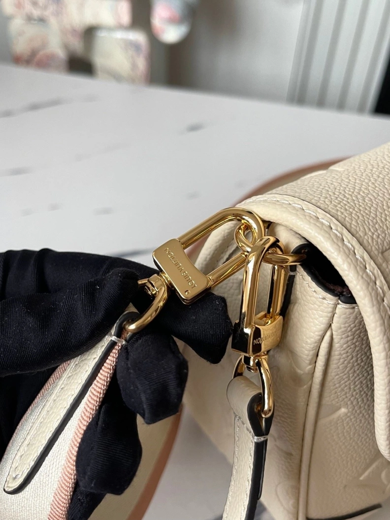 LX Satchel bags SportInspired 8986