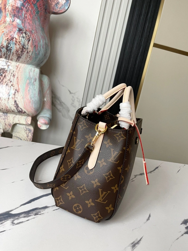 Efficient LX Top Handle Bags 8402