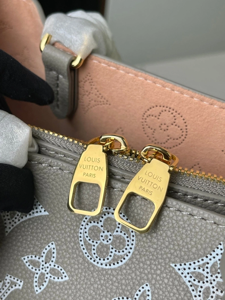 Sophisticated LX Top Handle Bags 8412