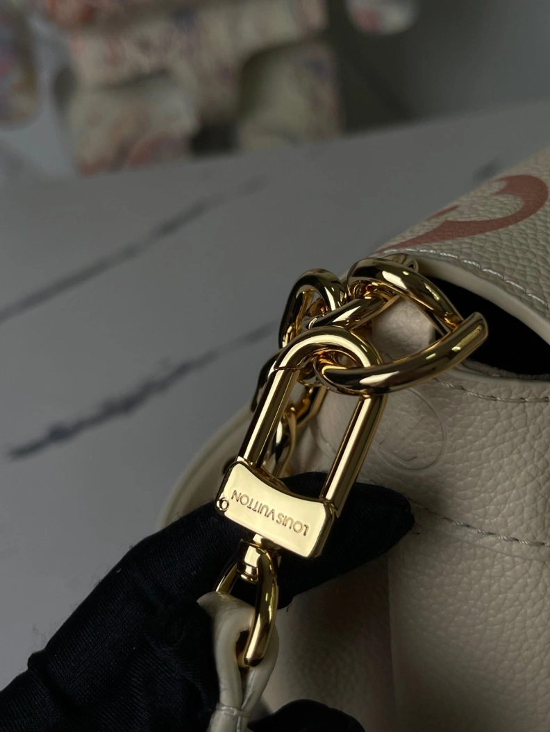 Lightweight LX Satchel bags 8977