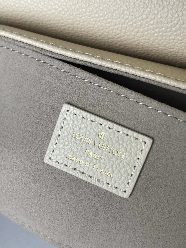 Lightweight LX Satchel bags 8977