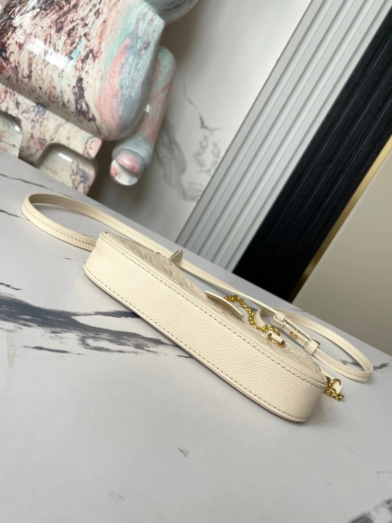 Sophisticated LX Top Handle Bags 8389