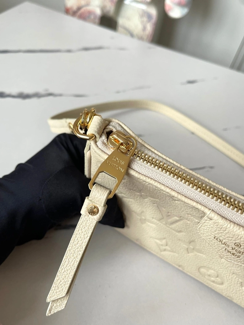 Sophisticated LX Top Handle Bags 8389