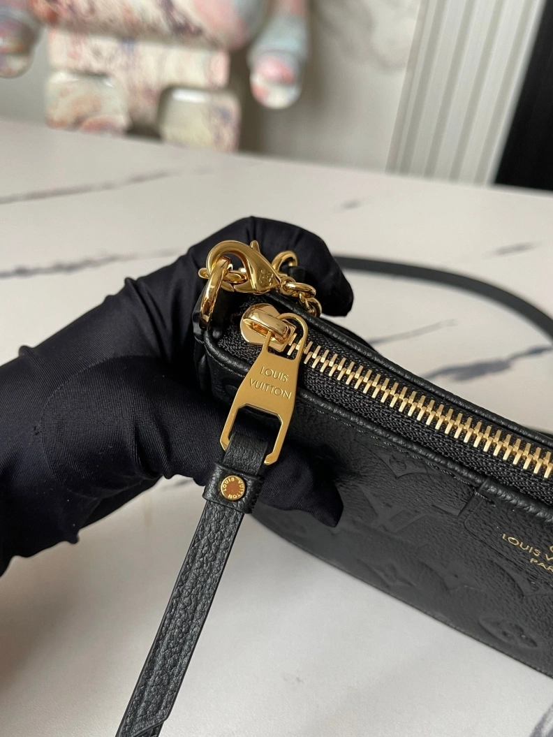 Popular LX Top Handle Bags 8395