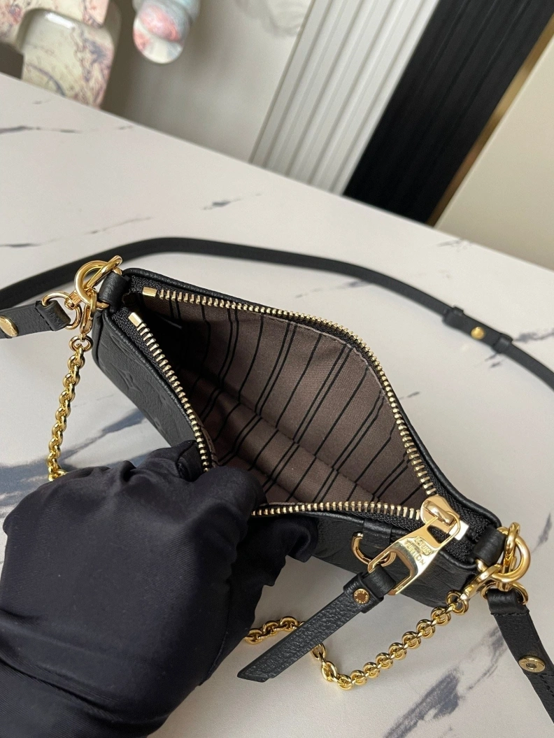 Popular LX Top Handle Bags 8395