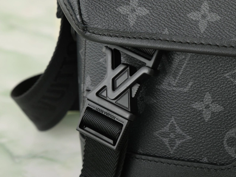 LX Satchel bags Timeless 8959