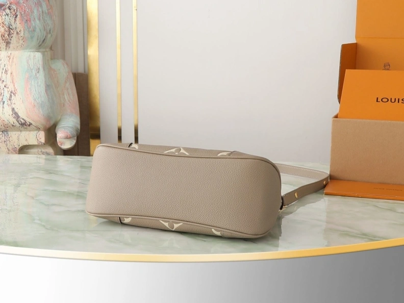 LX Satchel bags Fashionable 8962