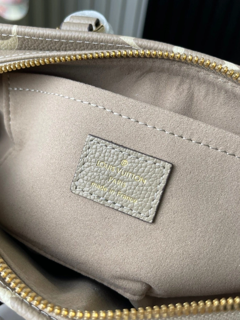 Vibrant LX Top Handle Bags 8398