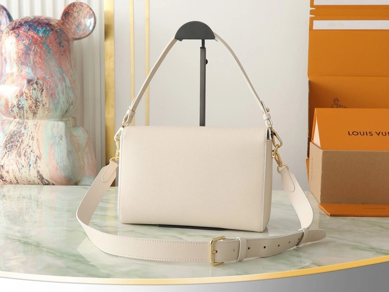 Breathable LX Top Handle Bags 8390
