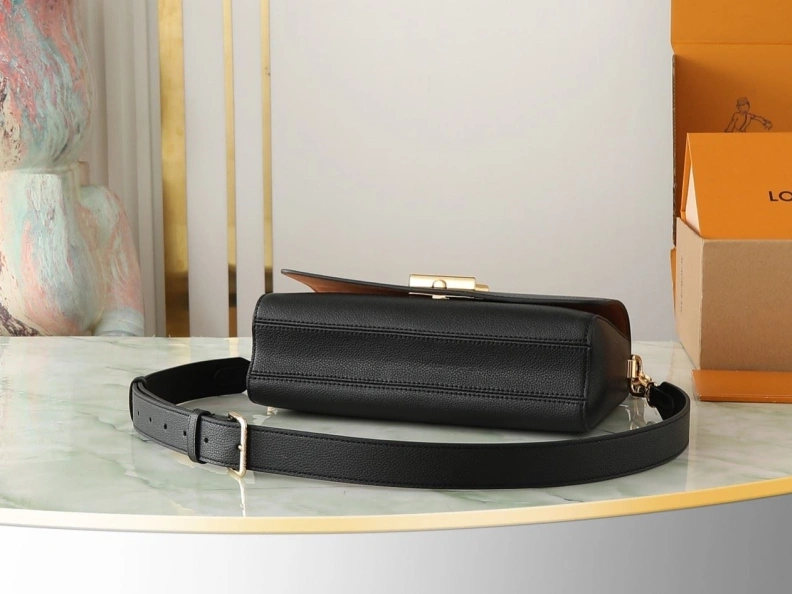 Comfortable LX Satchel bags 8970