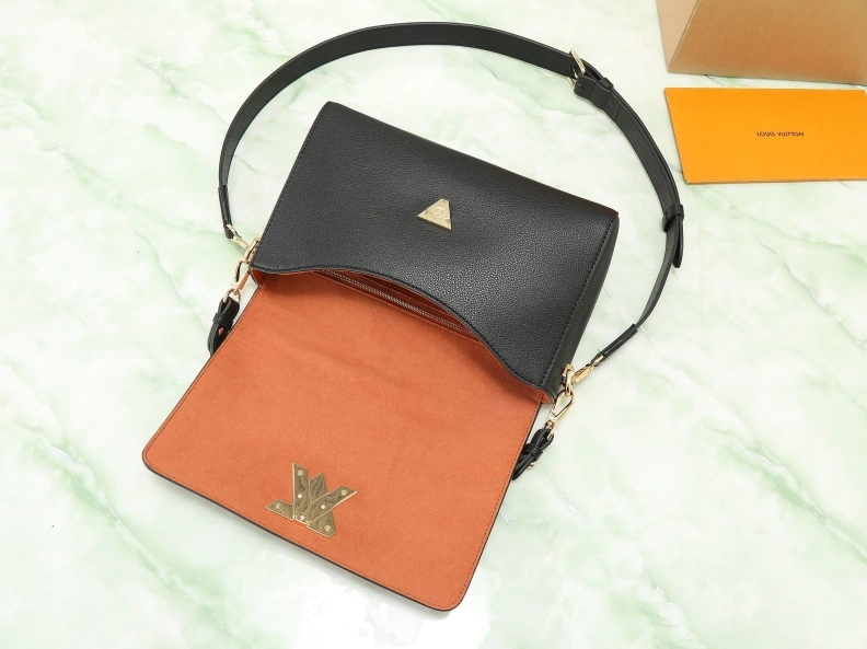 Comfortable LX Satchel bags 8970
