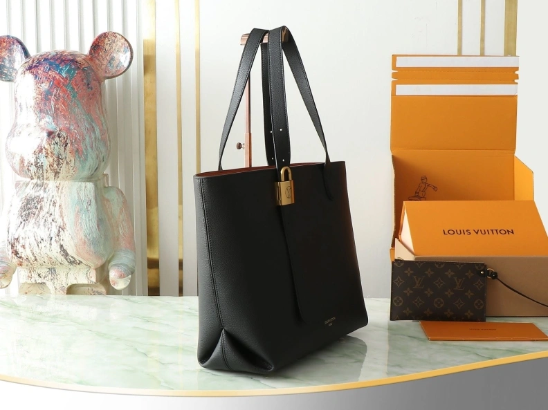 Affordable LX Shopping Bags 8699