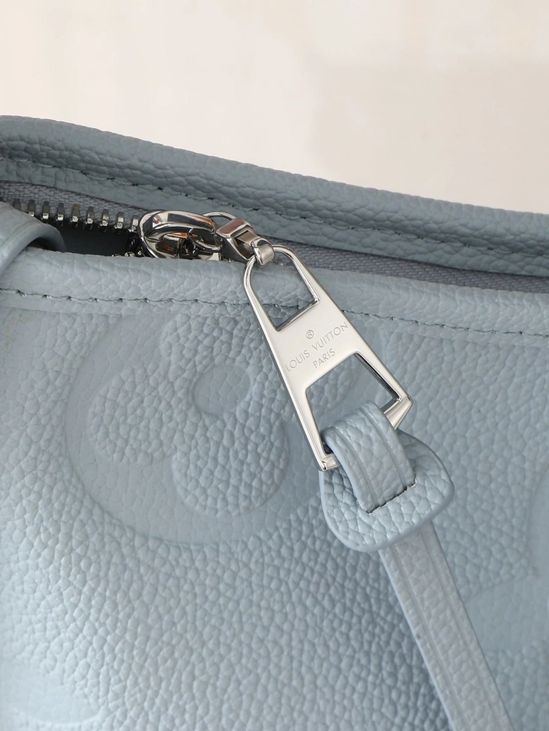 DailyWear LX Top Handle Bags 8388