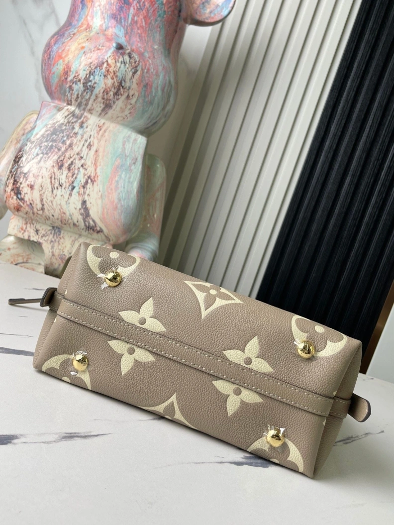 Fashionable LX Top Handle Bags 8383